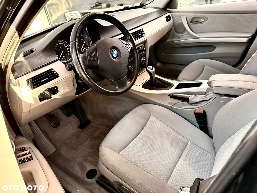 BMW Seria 3 318d DPF - 10