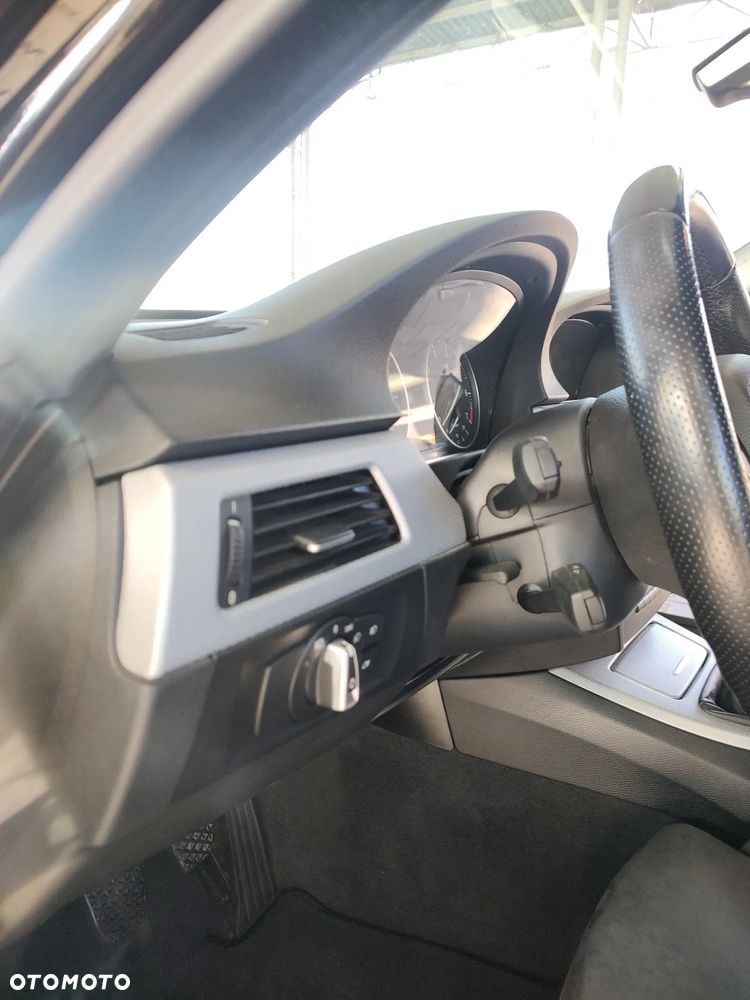 BMW Seria 3 318i Edition Sport - 14