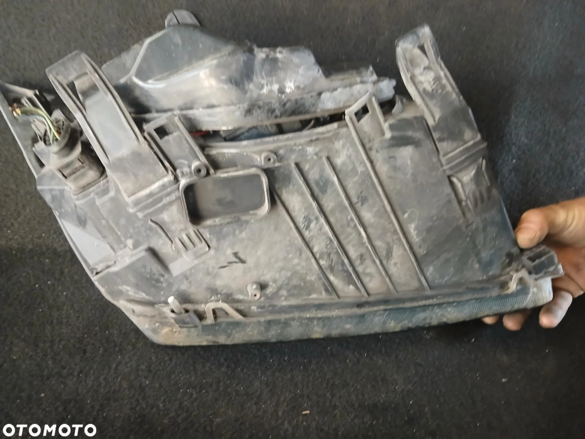 Ford Focus Mk2 Lampa przednia lewa, prawa czarny środek - 8