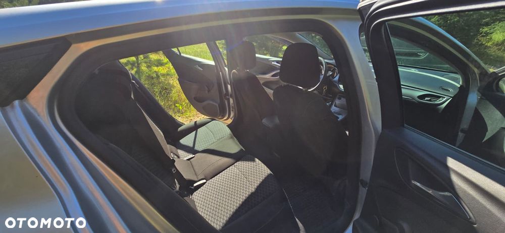Opel Astra 1.6 CDTI Essentia - 22