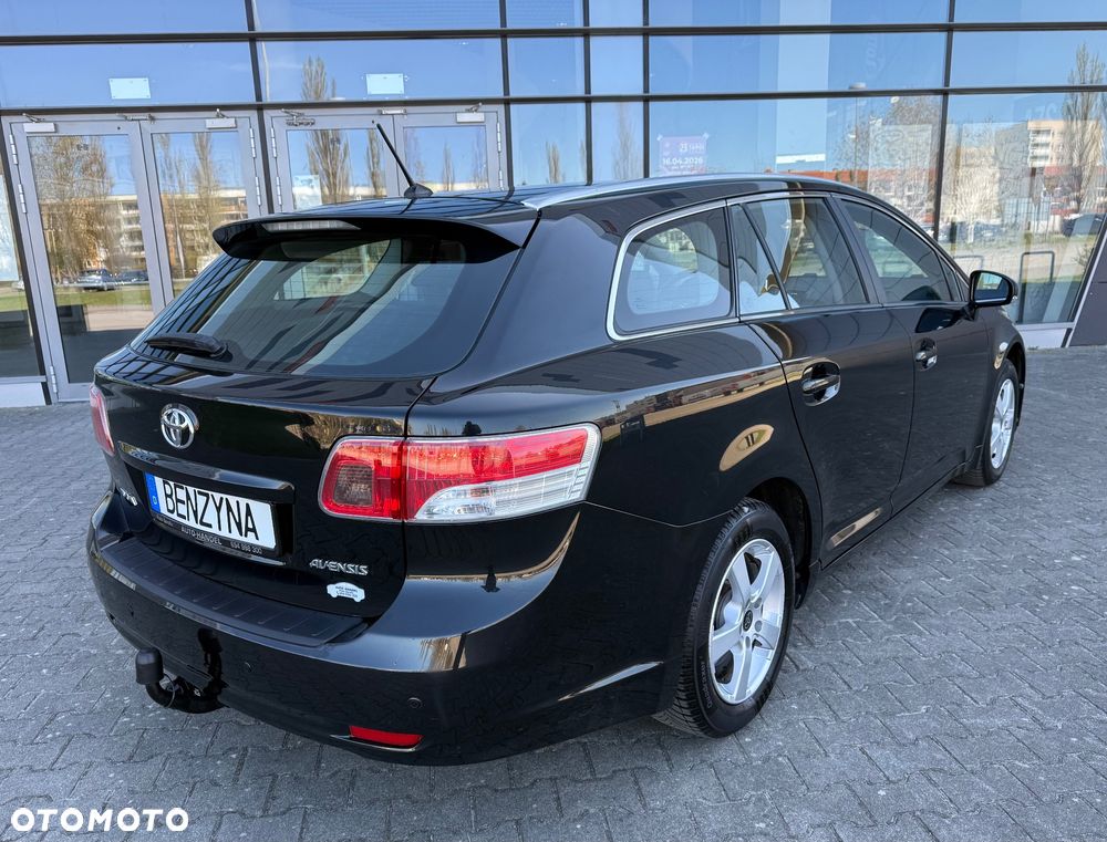 Toyota Avensis - 6