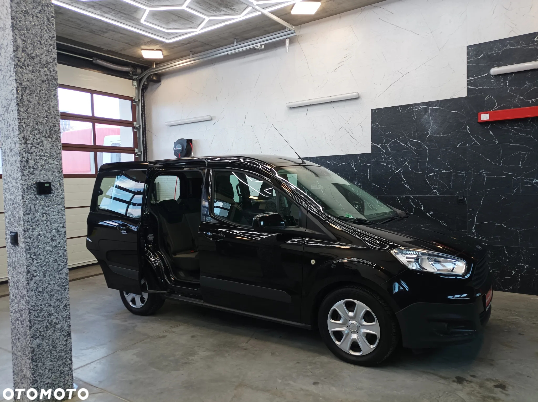 Ford Transit Courier S&S Trend - 27