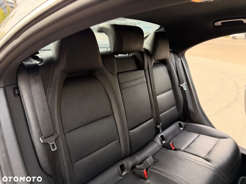 Mercedes-Benz CLA 250 4-Matic - 16