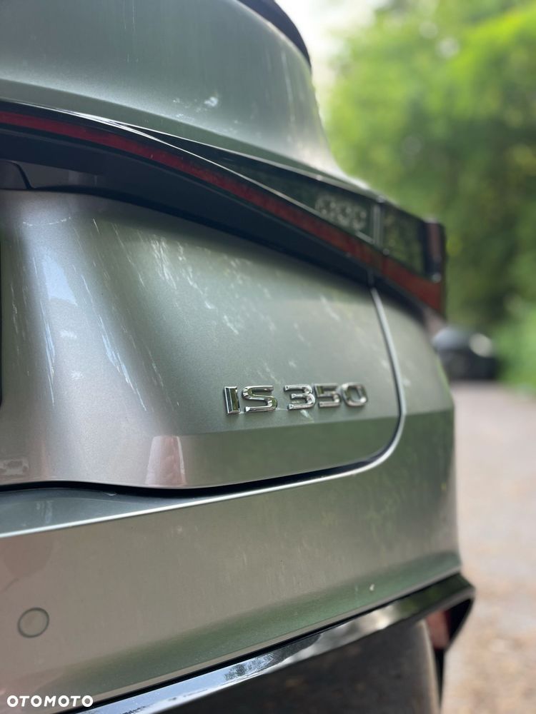 Lexus IS - 12