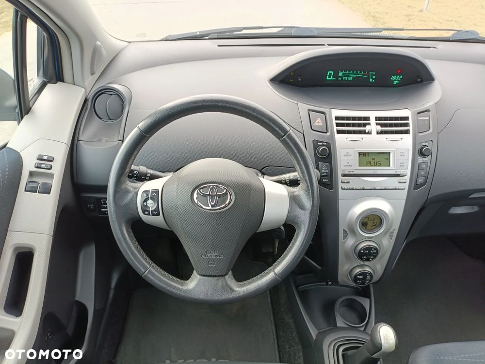 Toyota Yaris 1.3 VVT-i Travel - 13