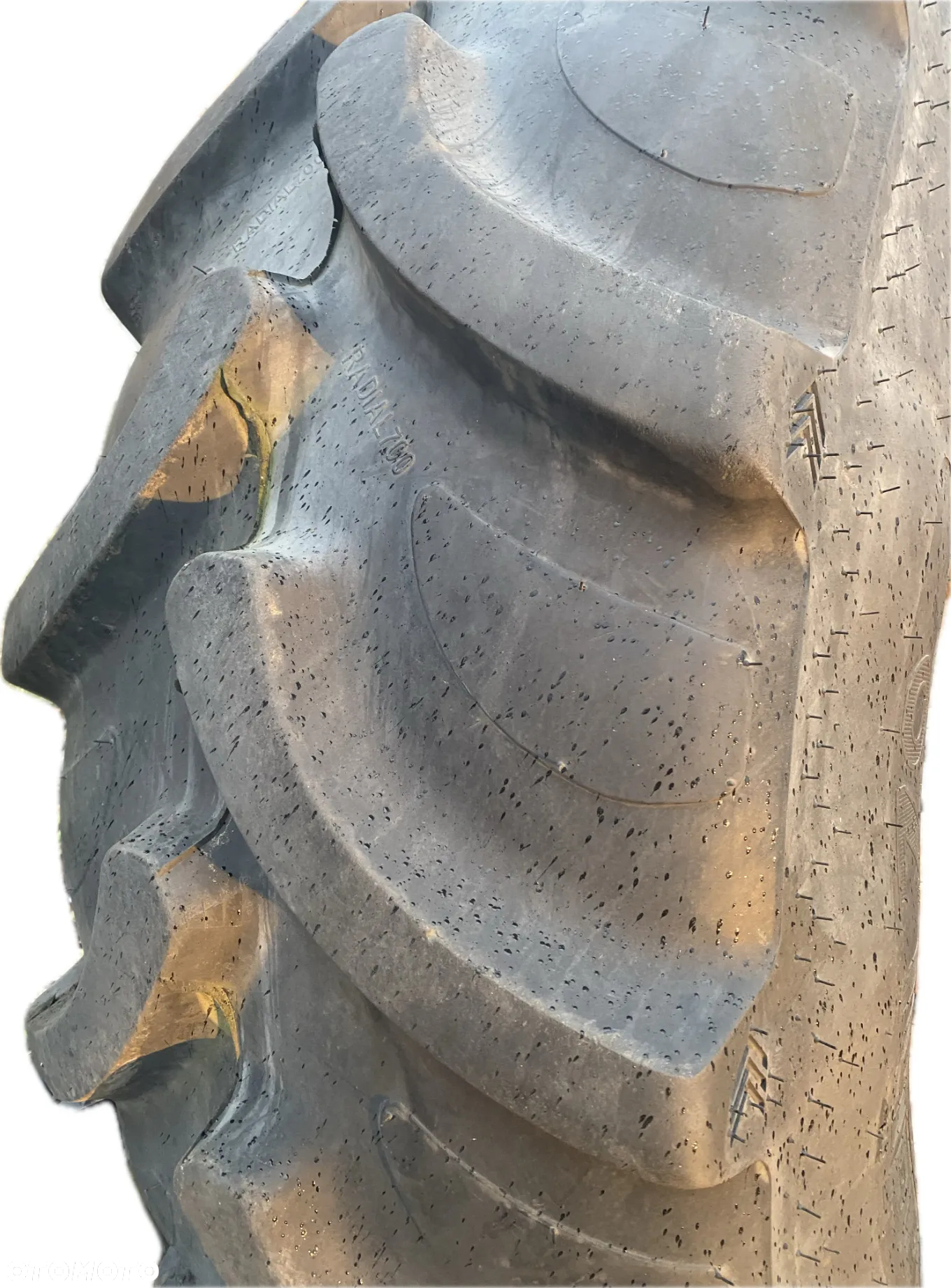 KOMPLET OPON ALLIANCE FARMAL PRO RADIAL 70 480/70R28 PRZÓD TYŁ ROZMIAR 580/70R38 STAN PRAWIE JAK NOWE BIEŻNIK 99% TYŁ 98% PRZÓD - 3