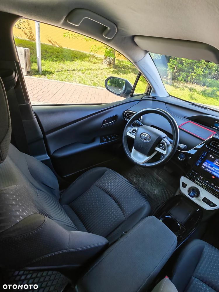 Toyota Prius 1.8 Hybrid Prestige - 9