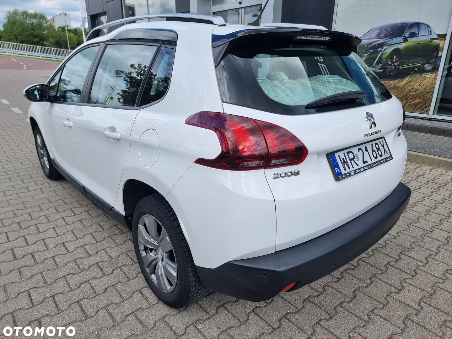 Peugeot 2008 1.2 Pure Tech Active S&S - 11