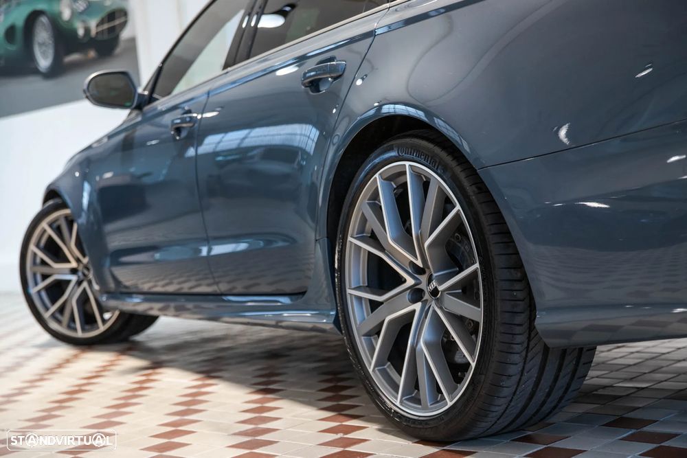 Audi RS6 Avant 4.0 TFSi Plus quattro Tiptronic - 4
