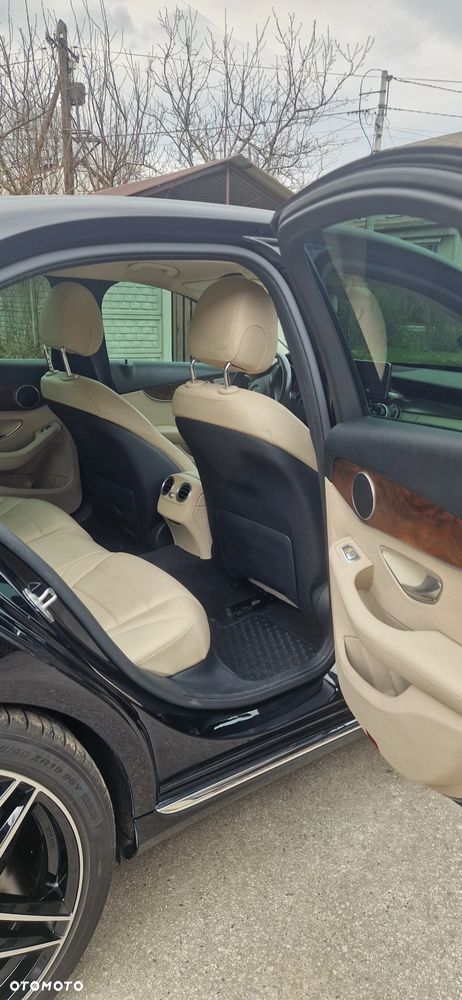 Mercedes-Benz Klasa C 300 7G-TRONIC Exclusive - 16