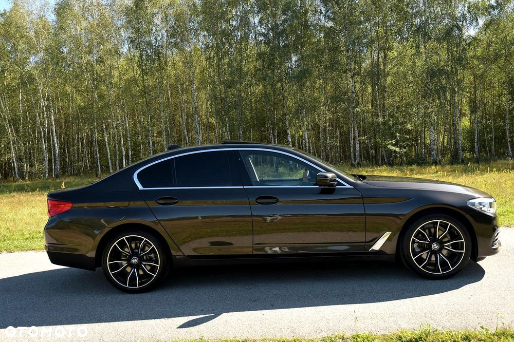 BMW Seria 5 520d Sport Line - 10