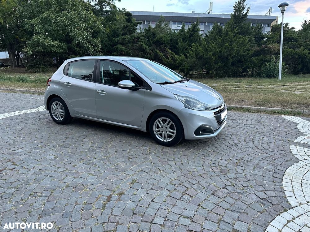 Peugeot 208 1.2 L PureTech Allure - 7