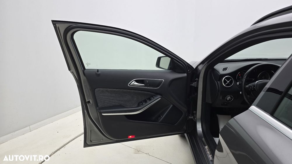 Mercedes-Benz GLA - 8