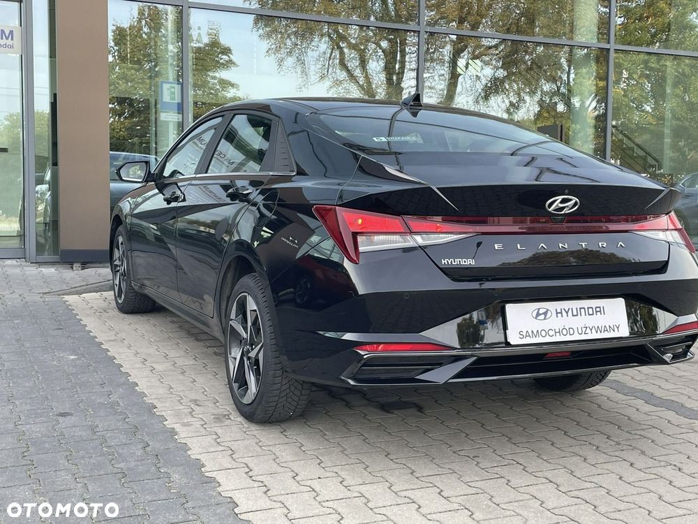 Hyundai Elantra - 10
