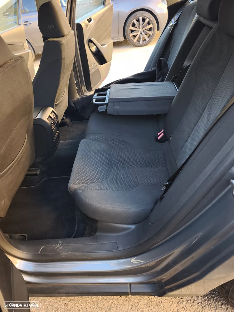 VW Passat Variant 2.0 TDi Confortline - 18