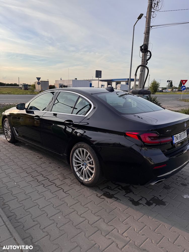 BMW Seria 5 530i xDrive AT MHEV - 11