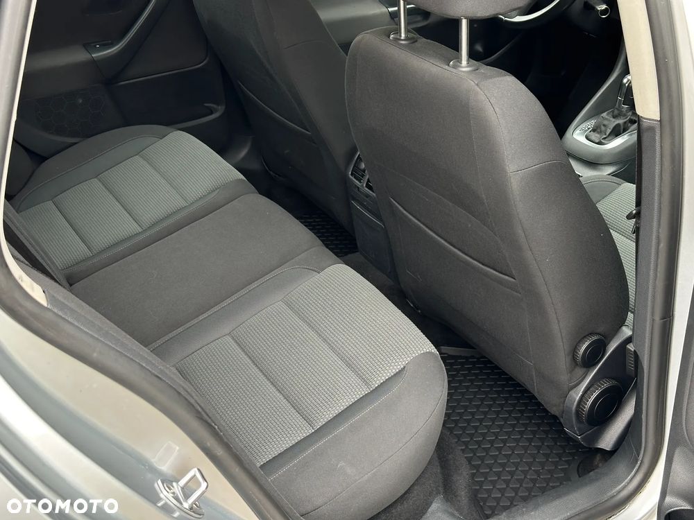 Volkswagen Golf 1.6 TDI DPF DSG Highline - 18