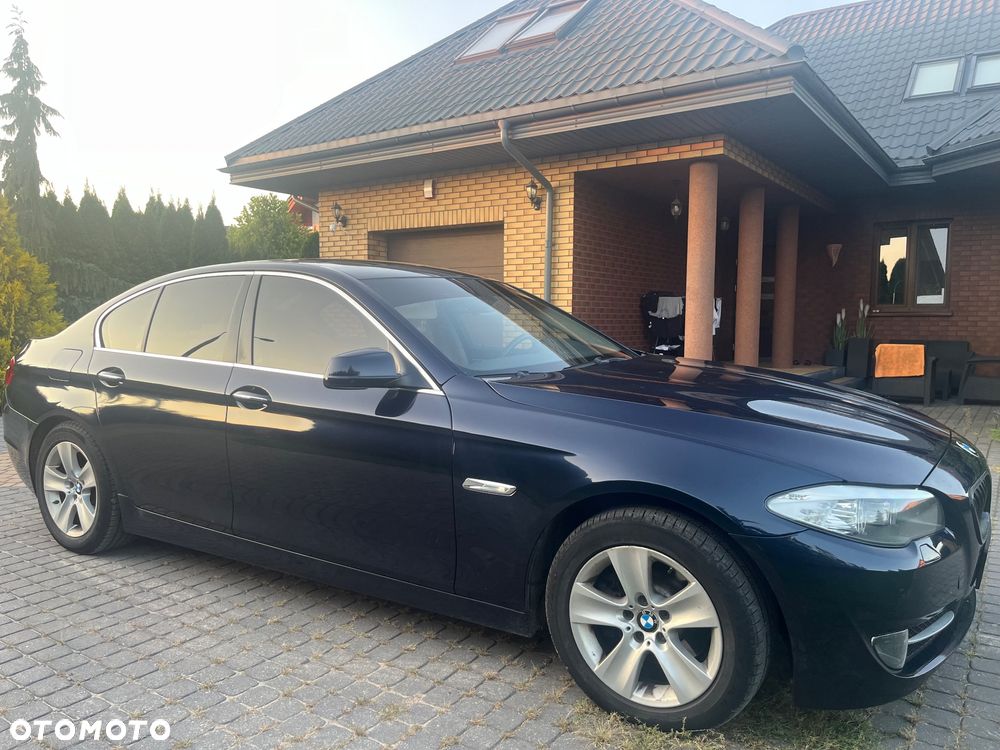 BMW Seria 5 528i xDrive Luxury Line - 3