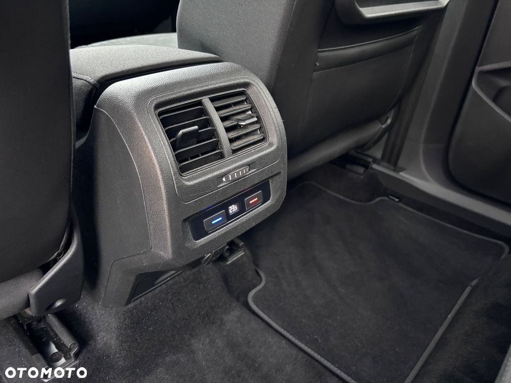 Volkswagen Touran 2.0 TDI BMT Special Edition DSG - 14