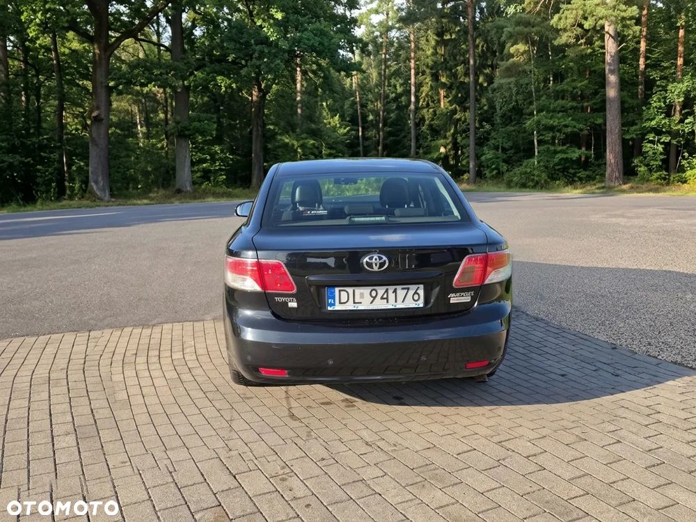 Toyota Avensis 2.0 D-4D Luna - 4