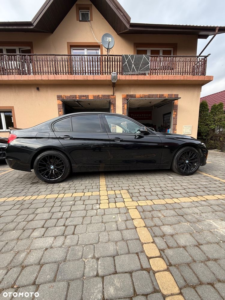BMW Seria 3 320i xDrive Sport Line - 2