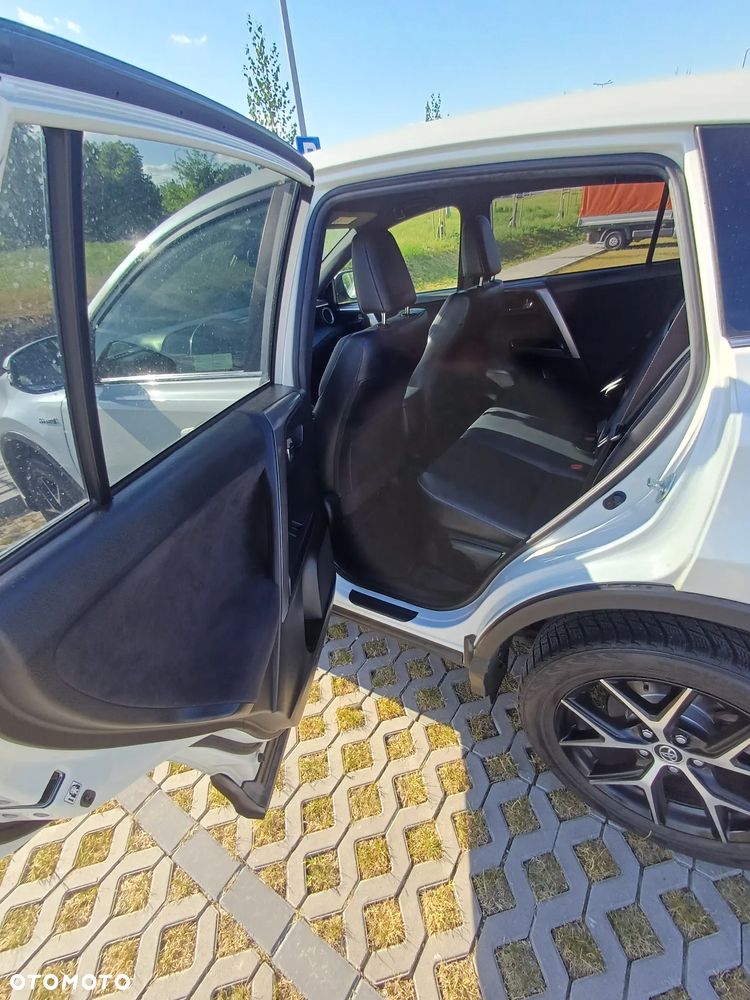 Toyota RAV4 - 10