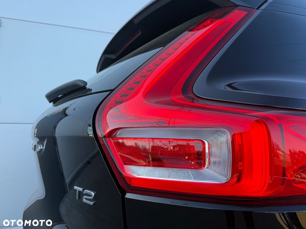Volvo XC 40 T2 Momentum Core - 20