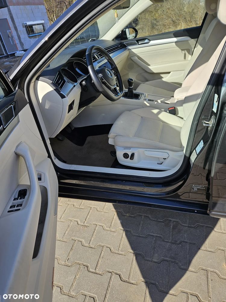 Volkswagen Passat - 5