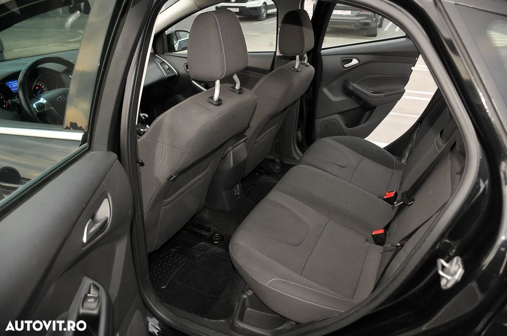 Ford Focus - 12