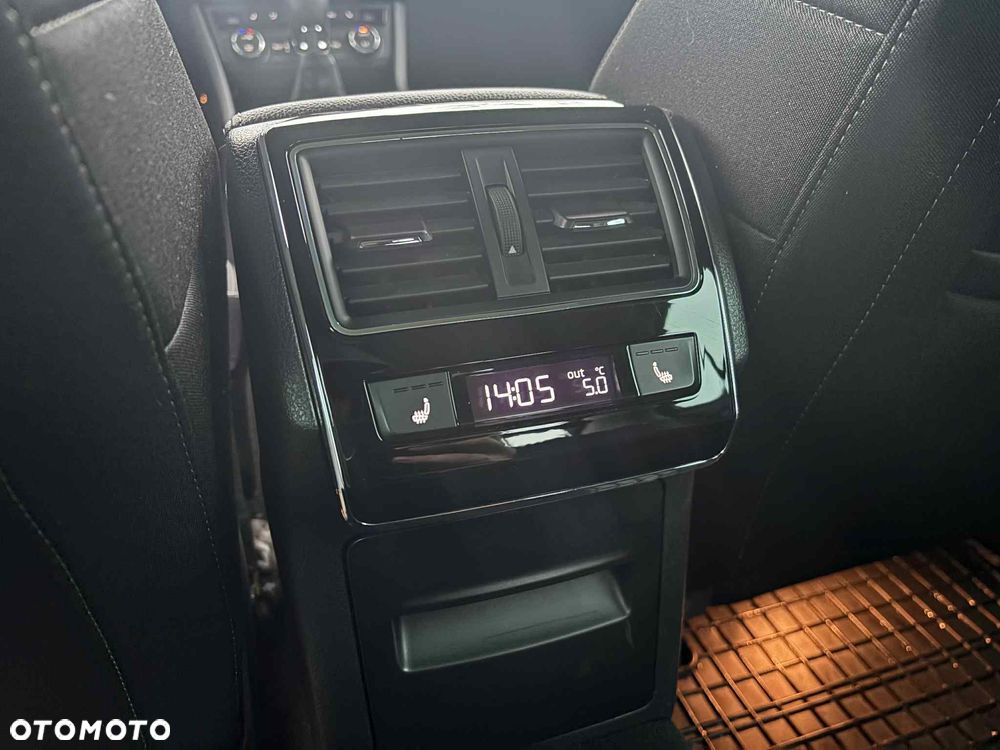 Skoda Superb 2.0 TDI Ambition - 32