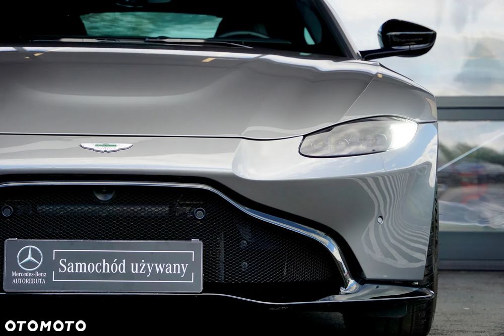Aston Martin V8 Vantage - 13