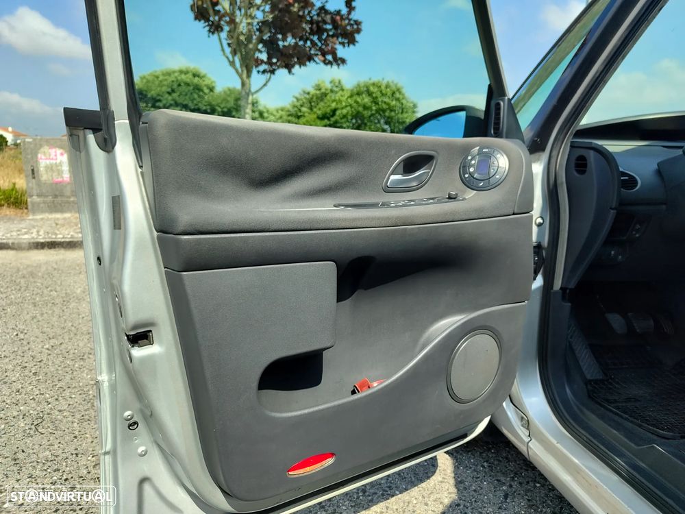 Renault Grand Espace 2.0 dCi SE Tech-Road 7L - 18