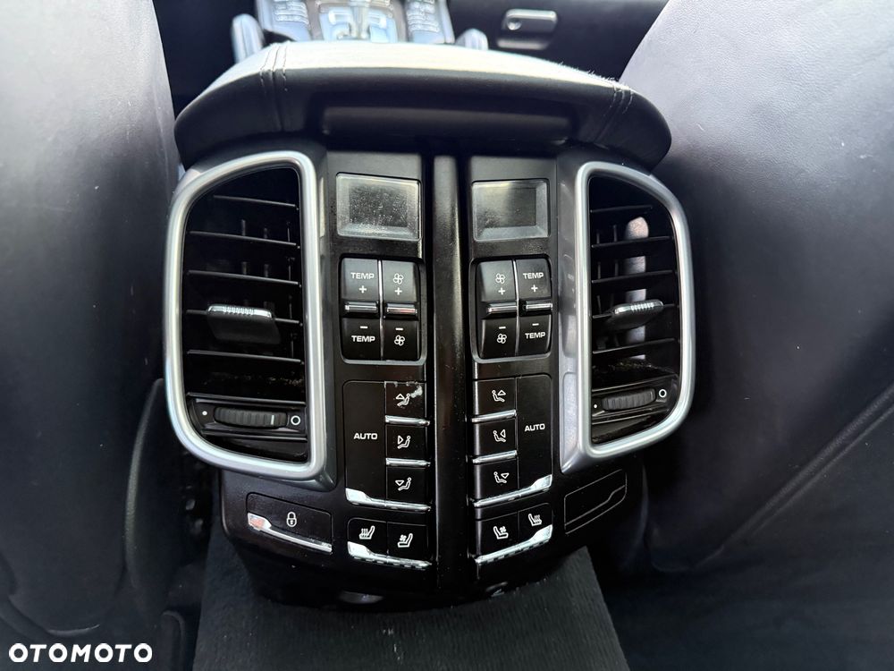 Porsche Cayenne Turbo - 29