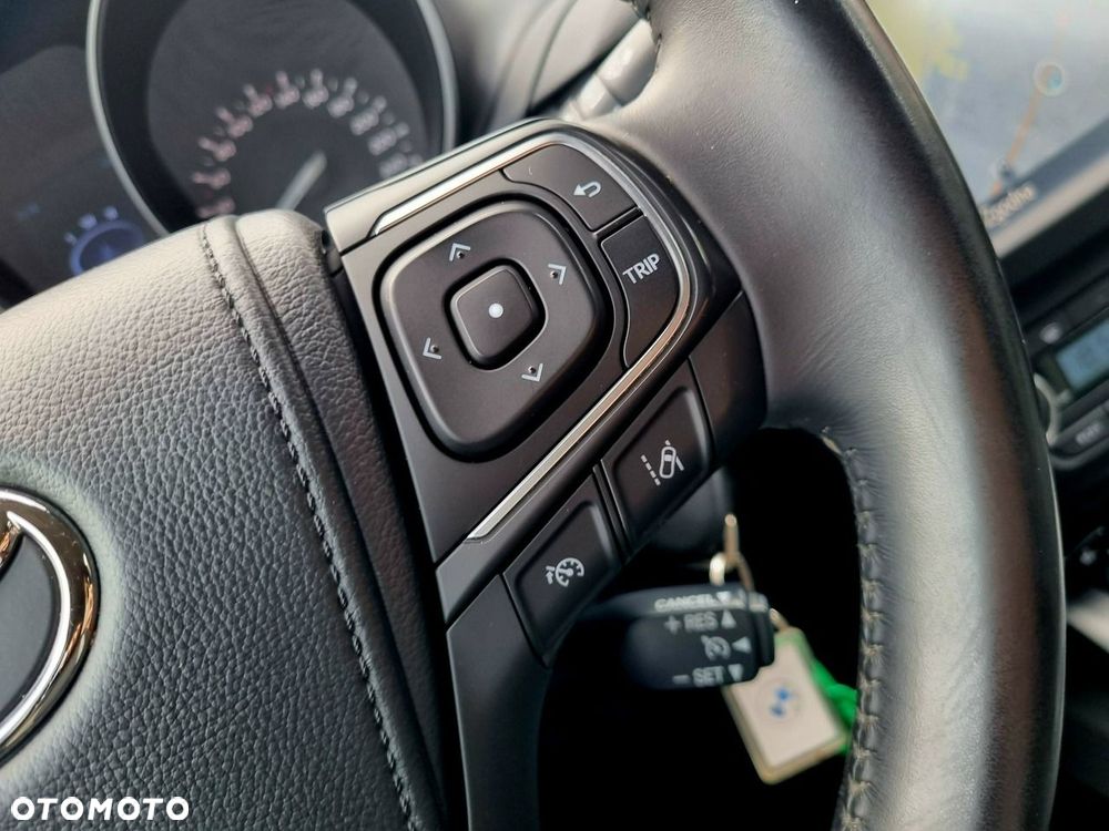 Toyota Avensis 1.8 Sol NAVI MS - 17