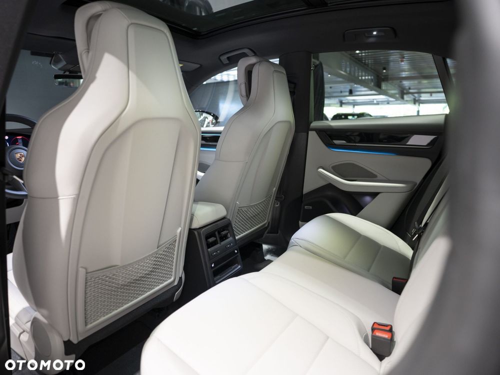 Porsche Macan - 18