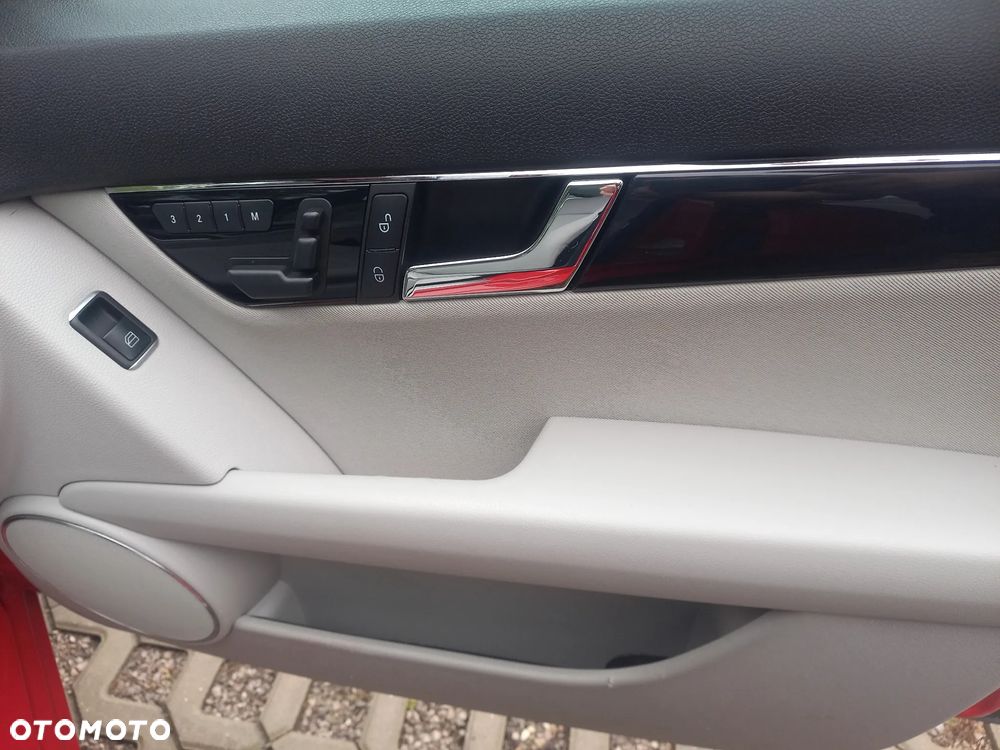 Mercedes-Benz Klasa C - 12