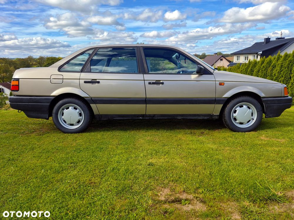 Volkswagen Passat 1.8 CL - 2