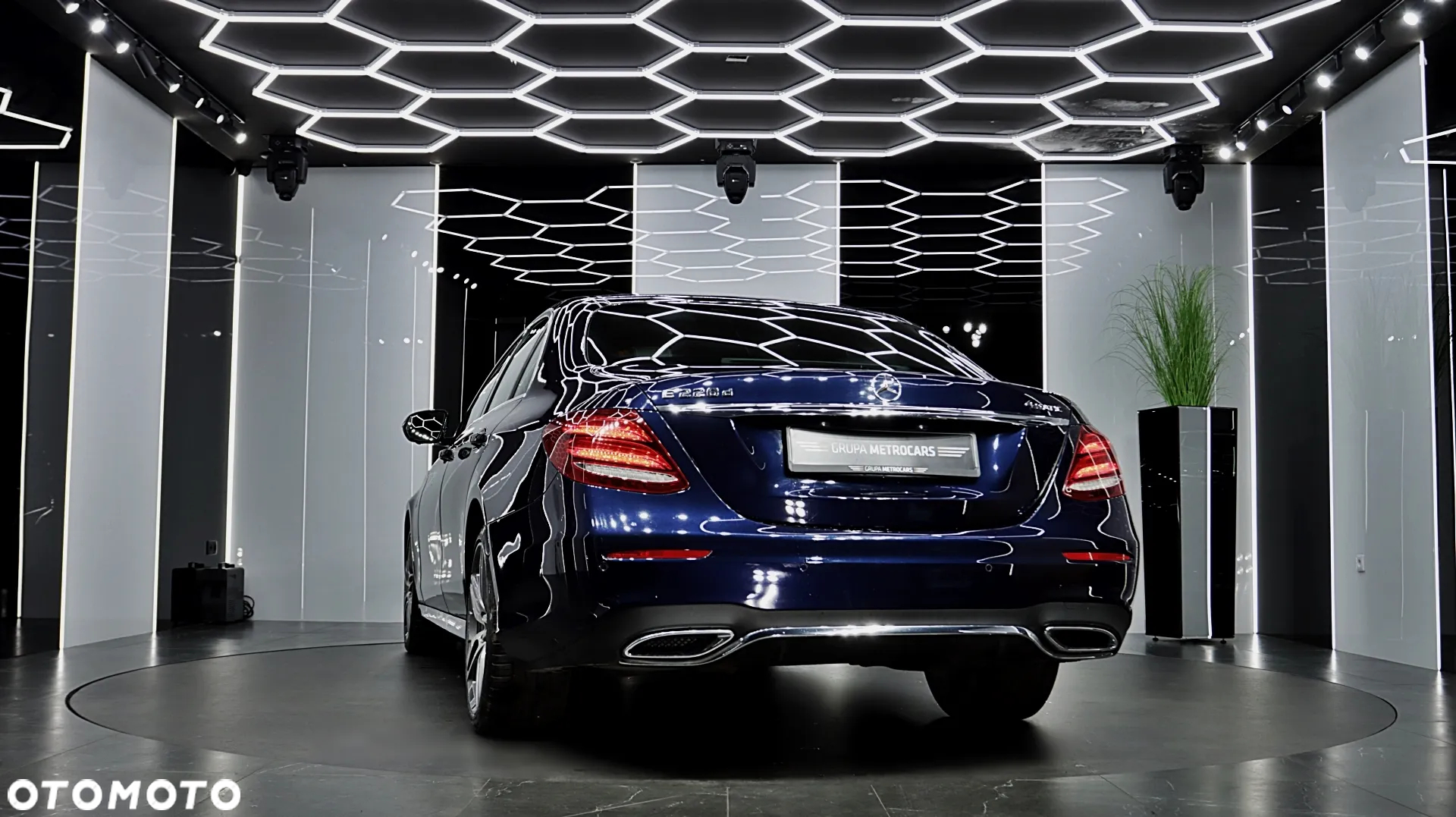 Mercedes-Benz Klasa E 220 d 4-Matic 9G-TRONIC - 6