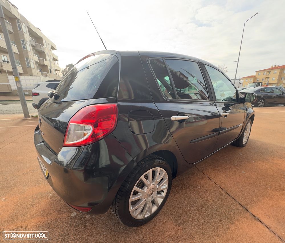 Renault Clio 1.2 16V Dynamique S - 2