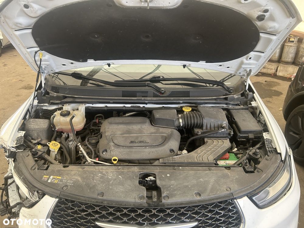 Chrysler Pacifica - 13