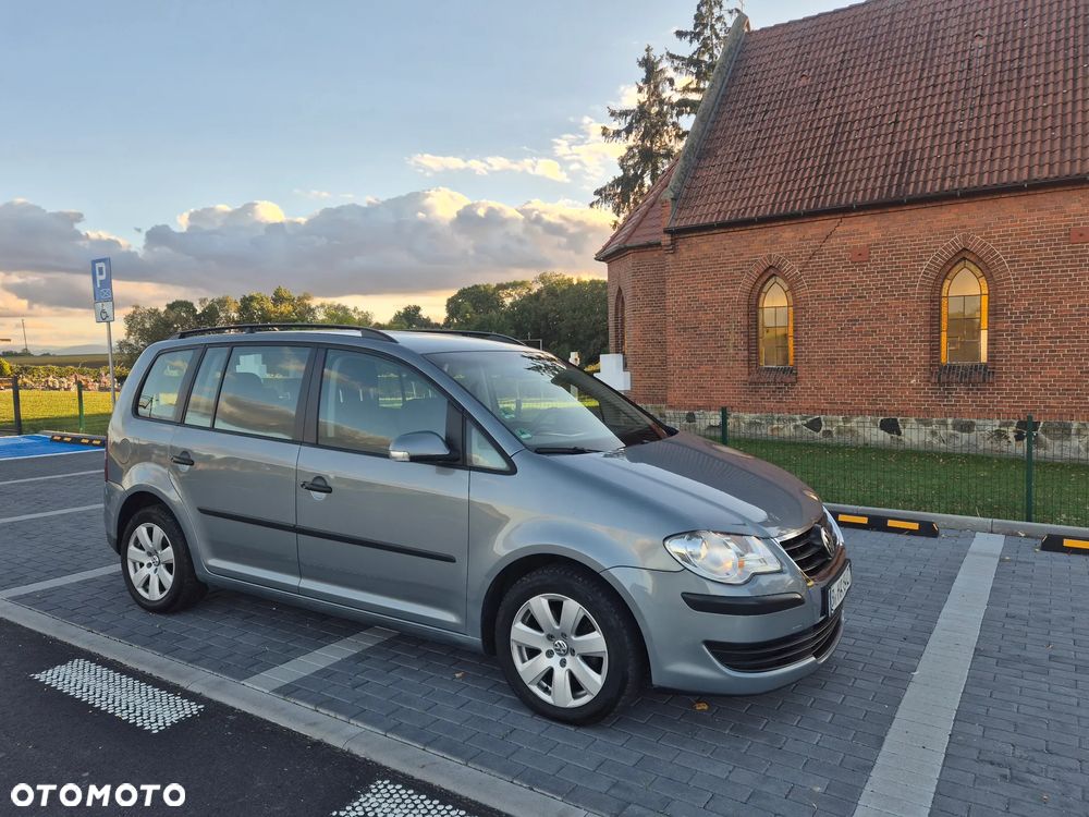 Volkswagen Touran - 2
