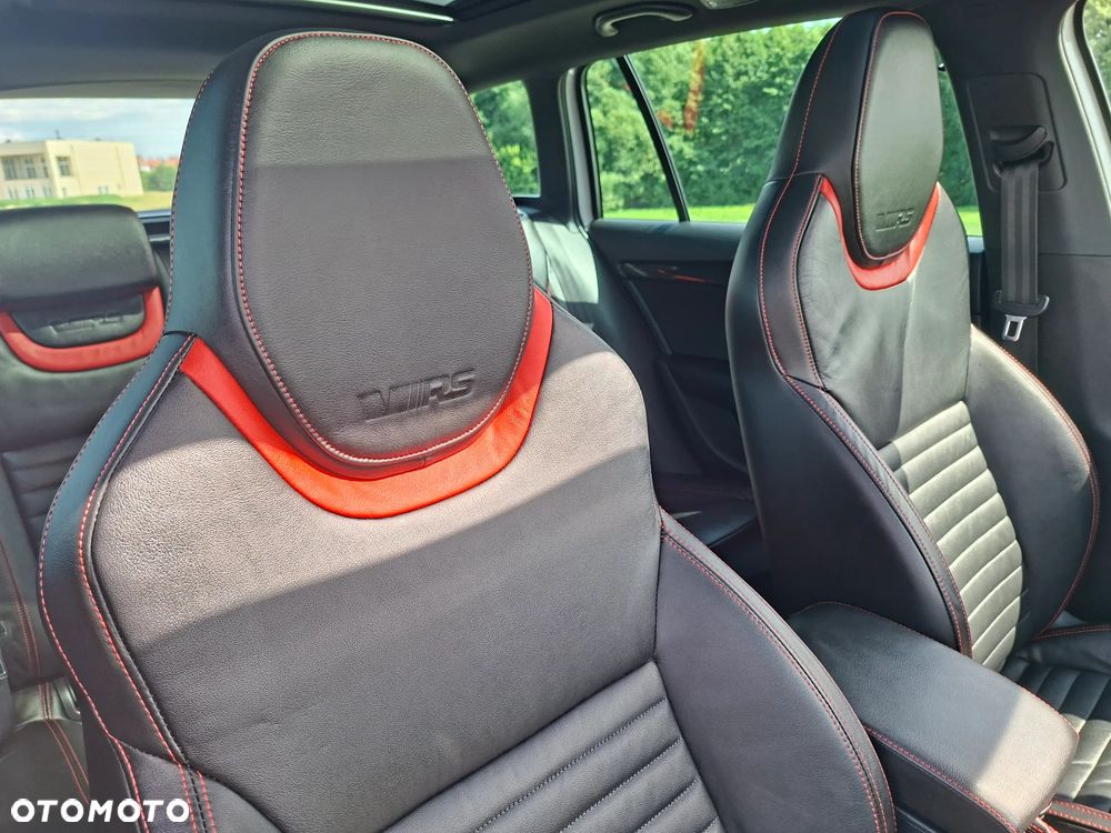 Skoda Octavia 2.0 TDI DSG RS - 12