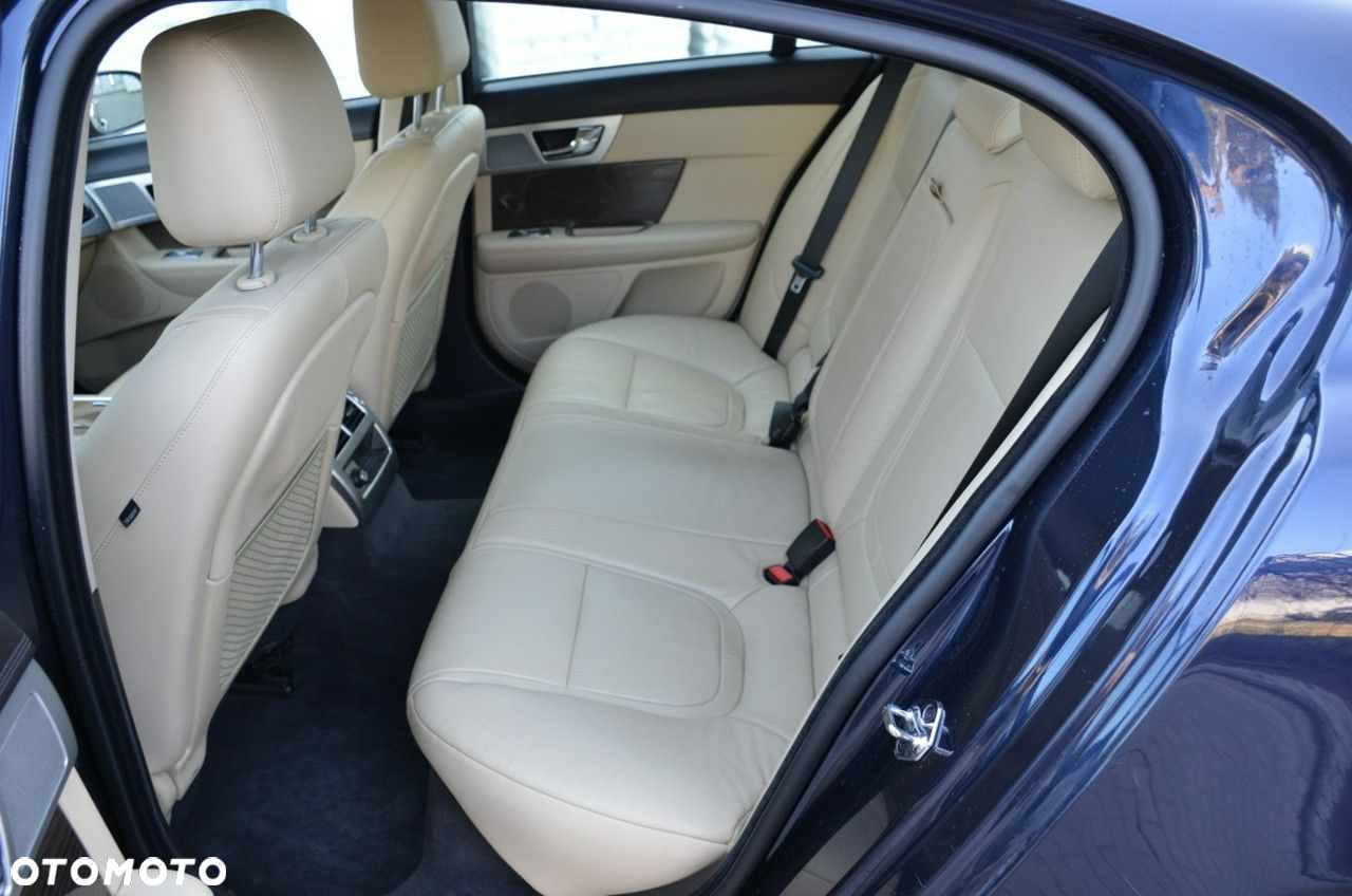 Jaguar XF - 33