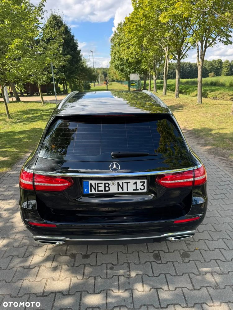 Mercedes-Benz Klasa E 220 d 9G-TRONIC Exclusive - 13