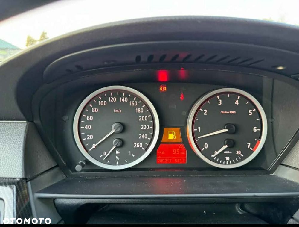 BMW Seria 5 520i Touring - 8