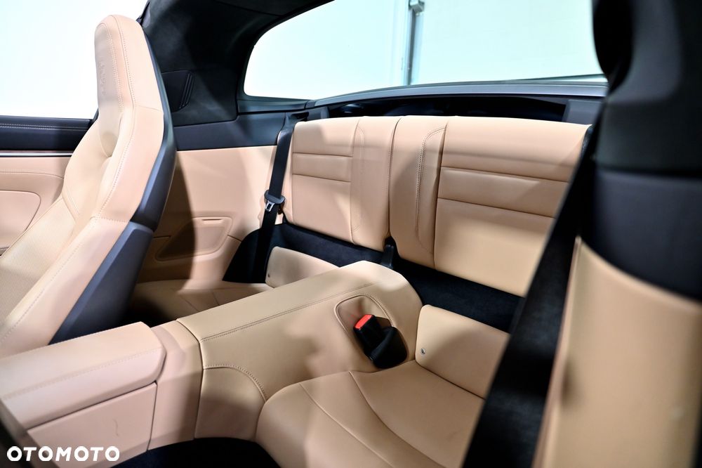 Porsche 911 Targa 4S - 12