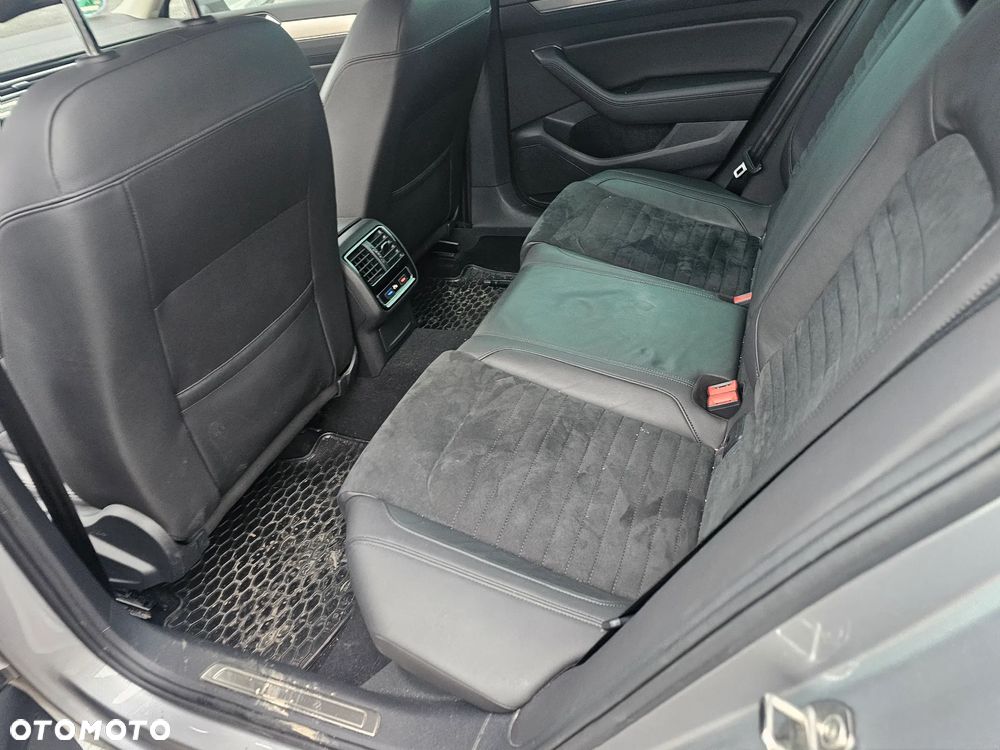 Volkswagen Passat 2.0 TDI SCR DSG Highline - 29