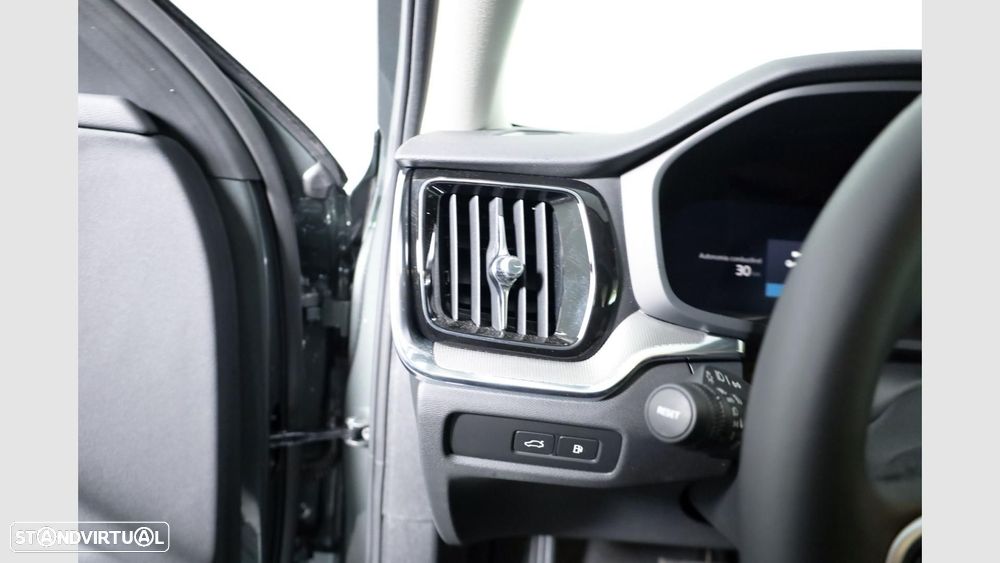 Volvo V60 2.0 T6 AWD TE Plus Dark — fotografia 12