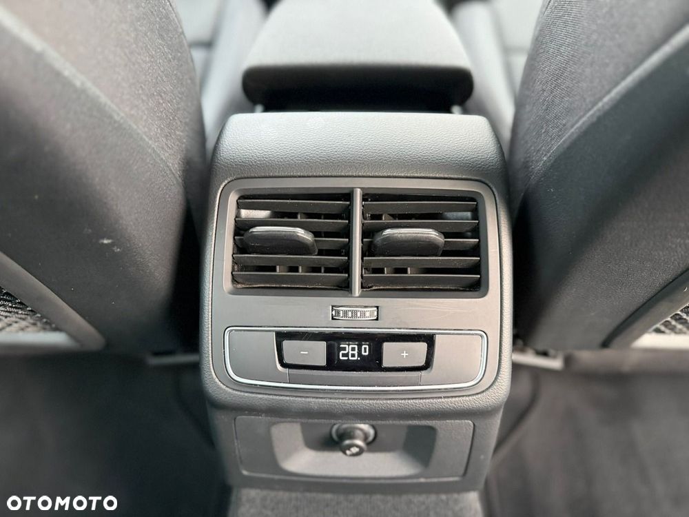 Audi A4 Avant 35 TFSI S tronic S line - 29