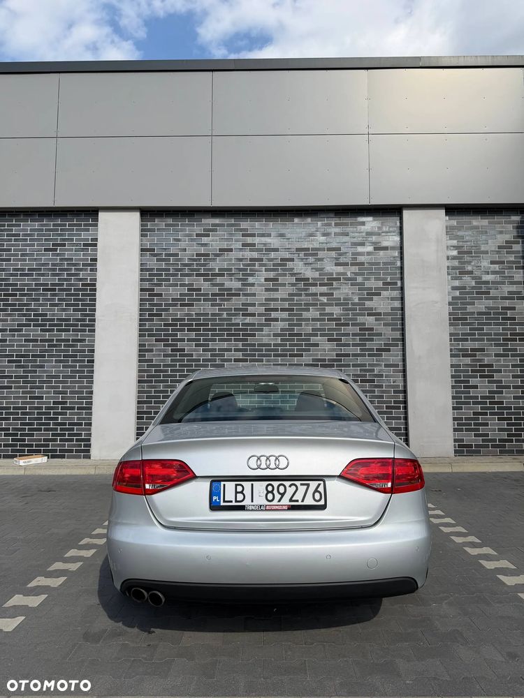 Audi A4 Limousine - 6